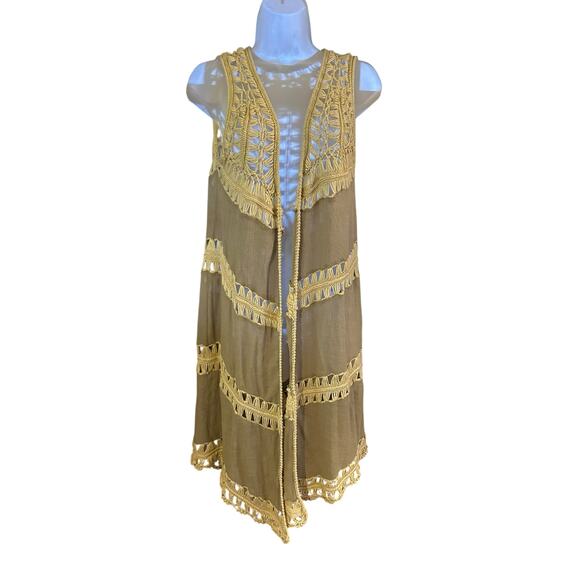 Boho crochet knit sleeveless cardigan vest with a fringe hem One Size - Picture 1 of 6